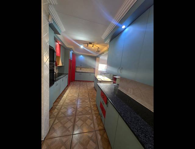 4 BEDROOM HOUSE FOR SALE IN SASOLBURG EXT 11